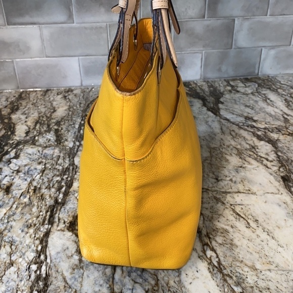 Michael Kors BEDFORD LEATHER ZIP POCKET TOTE - Picture 4 of 12